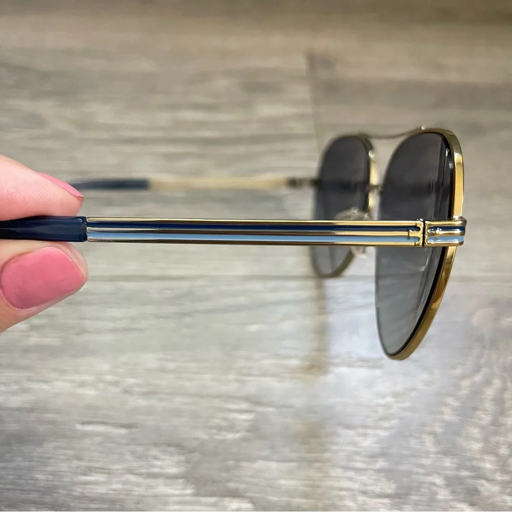 Tory Burch Woman’s Aviator Sunglasses Without Case Excellent Condition